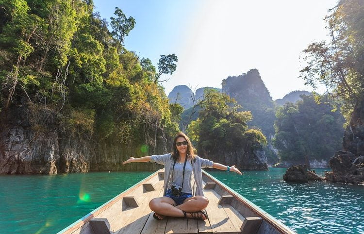 solo female traveler