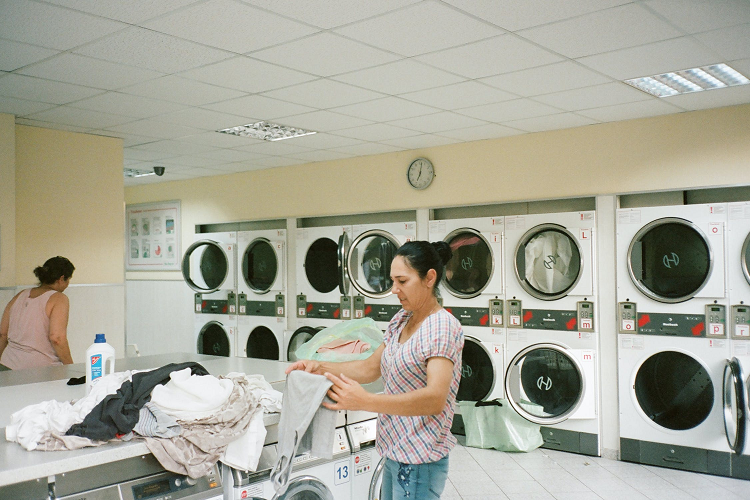 sort laundry