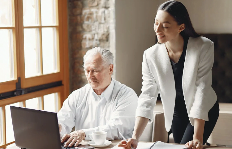 key responsibilities of senior executive