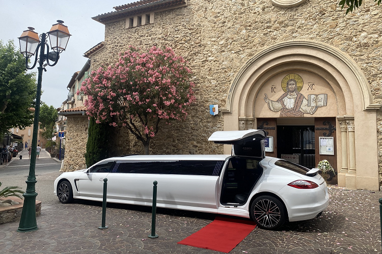 Porsche Panamera - Luxurious Limousines